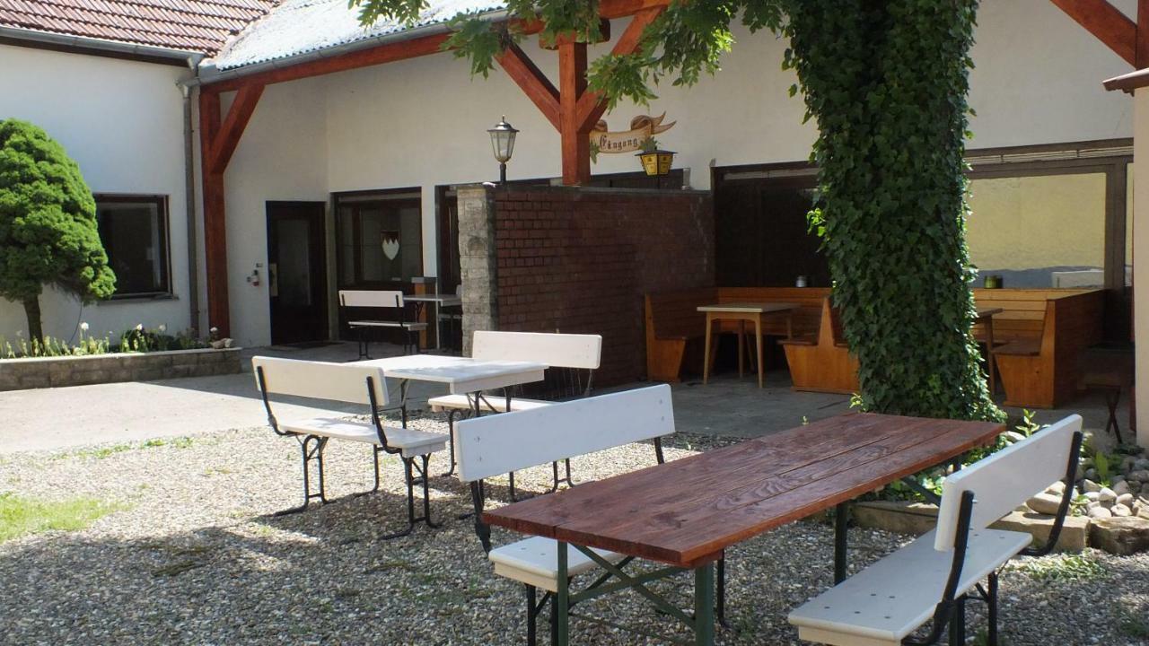 Pension Dingolshausen ภายนอก รูปภาพ